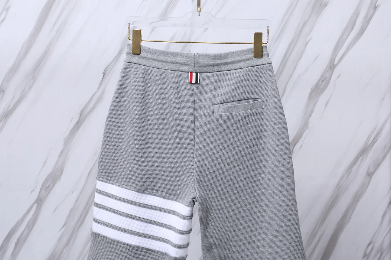 ：116（TB ） THOM BROWNE . TB Factory Same Style TB TB ：Dark Gray/Light Gray/Navy Blue/Black Size：0/1/2/3/4